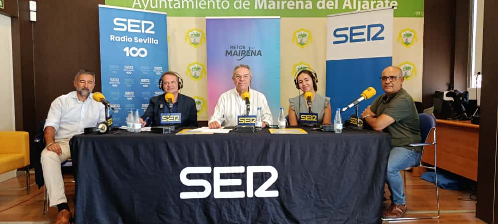 Marta Borrel, Alfonso Rosales y José Antonio Medina junto a Salomón Hachuel y Antonio Conde