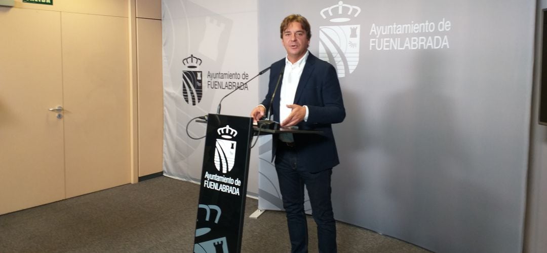 El alcalde, Javier Ayala, ha anunciado este lunes en rueda de prensa el proyecto &#039;Planea Fuenla&#039;.