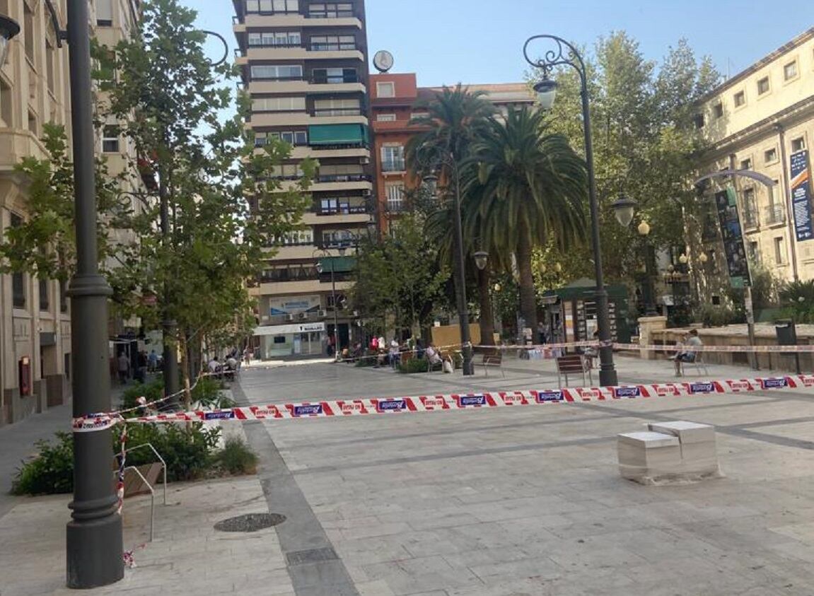 Avenida de la Constitución cortada parcialmente para realizar varios arreglos