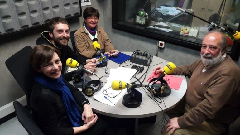 De izquierda a derecha: Elena Ibáñez (EAJ-PNV), Gorka Errasti (EH Bildu), María Jesús Agirre (Irabazi) y Arcadio Benítez (PSE-EE).