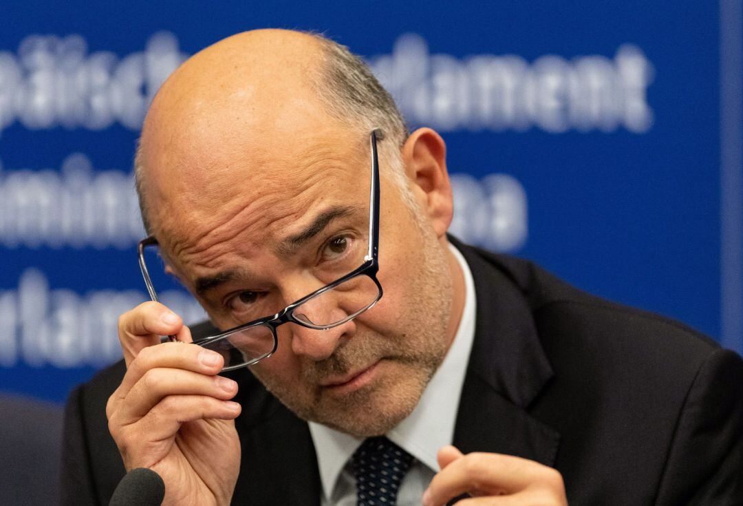 El comisario europeo de Asuntos Económicos, Pierre Moscovici, durante una rueda de prensa en el Parlamento de Estrasburgo