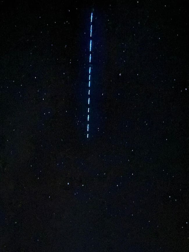 Los satélites Starlink de Elon Musk. Foto de Iñaki Tolosa.