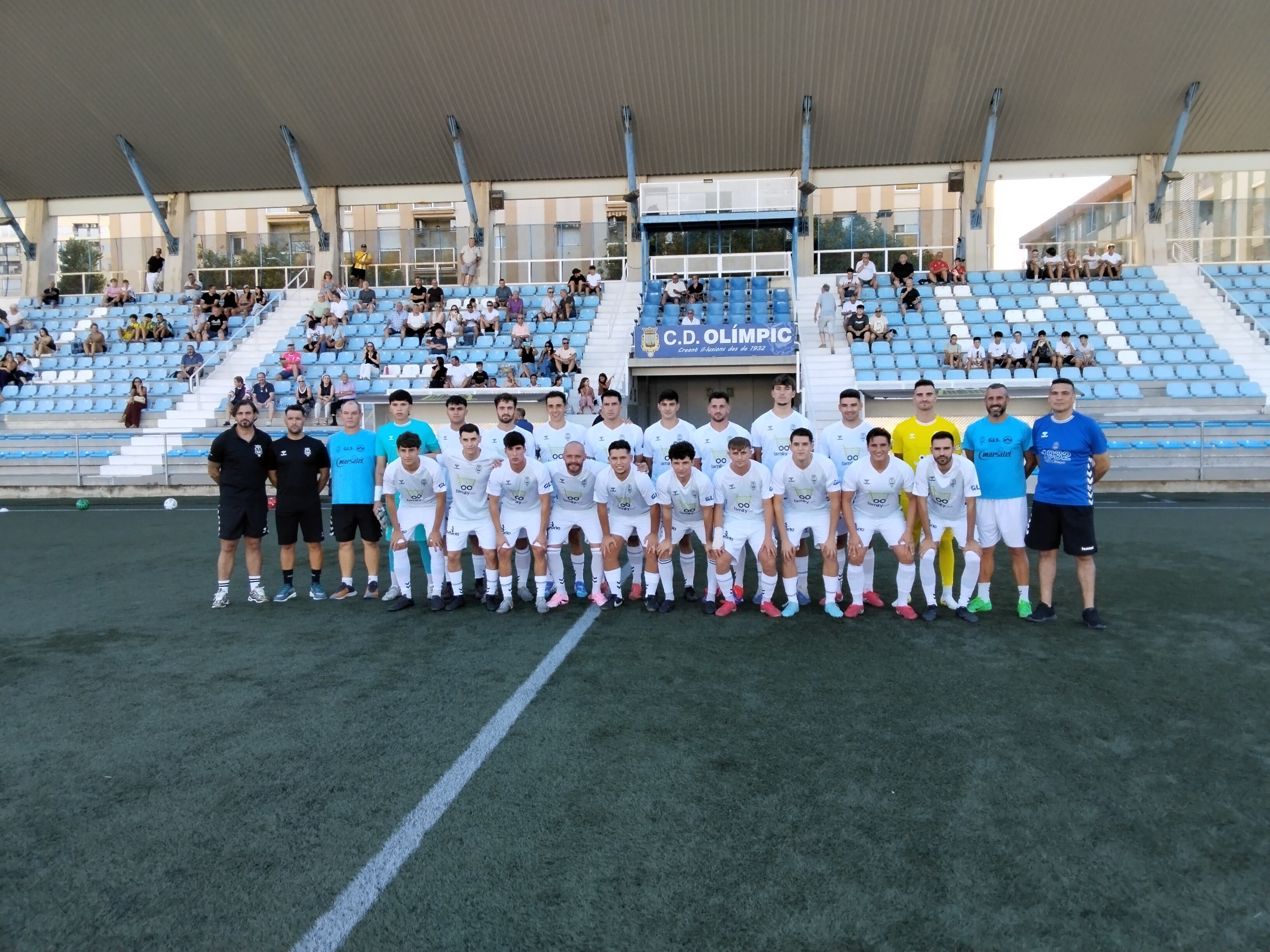 Foto de grupo en la presentación (Imagen, Ràdio Xàtiva SER)