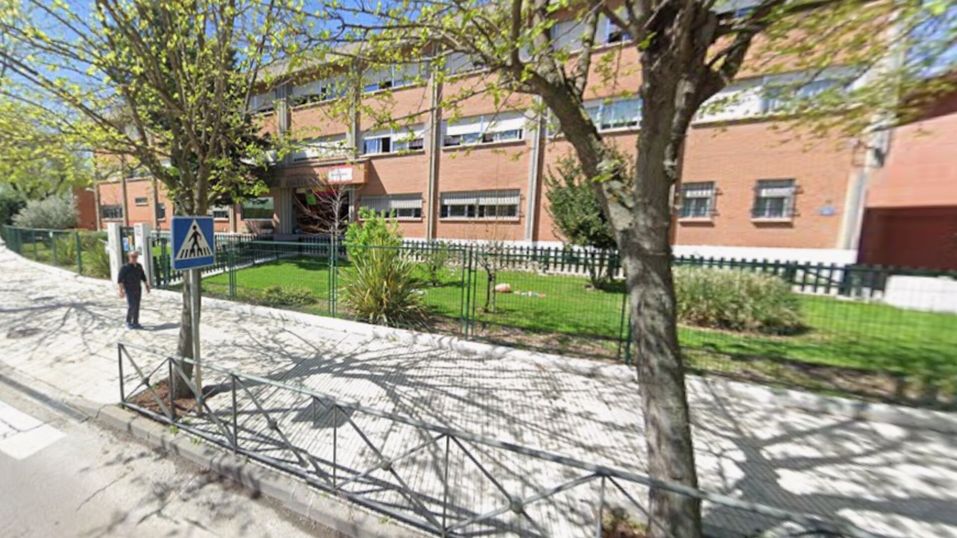 Exterior del CEIP Buenos Aires de Pinto