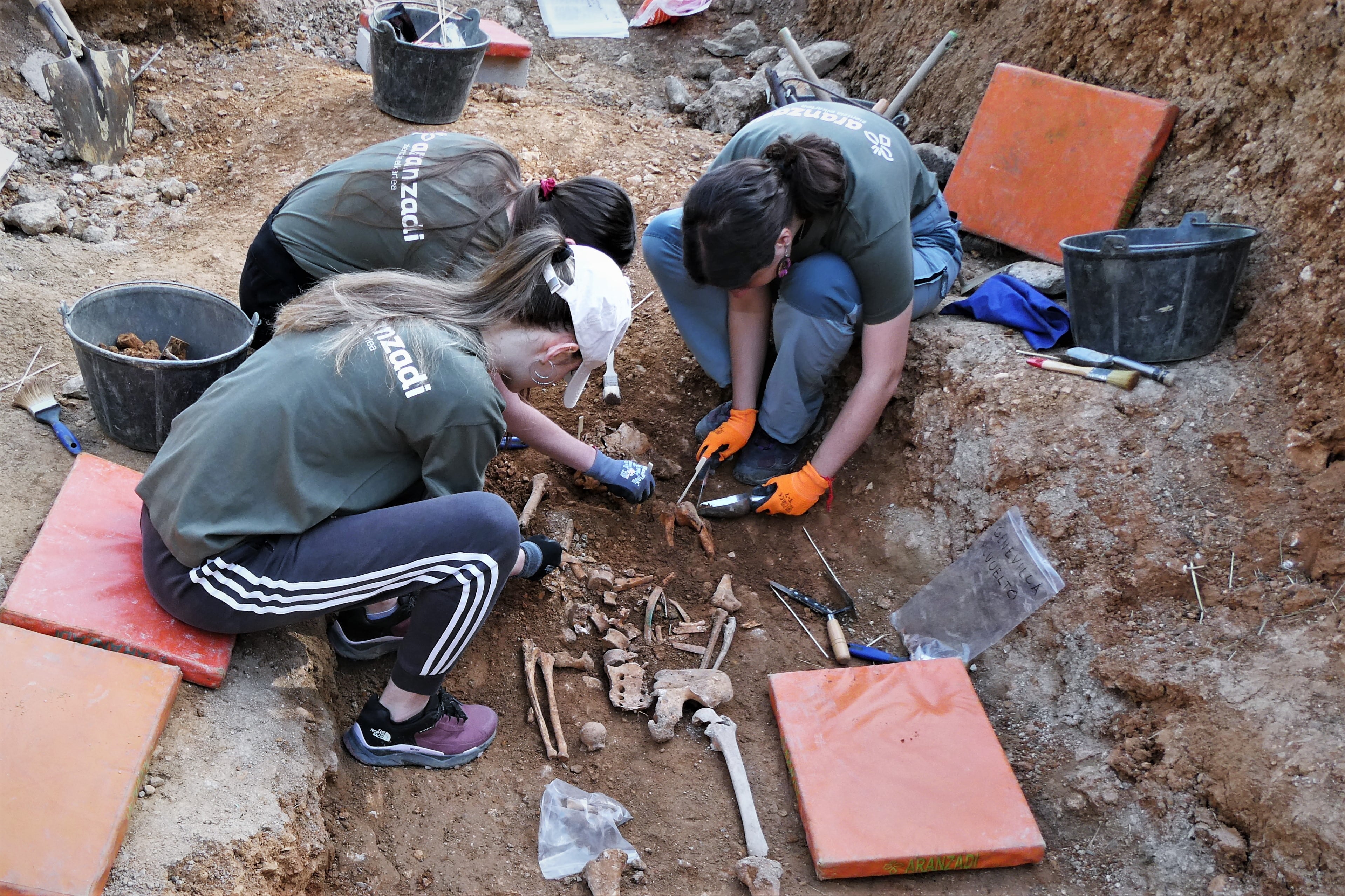 Exhumados en Genevilla los restos de una persona asesinada en la Guerra Civil