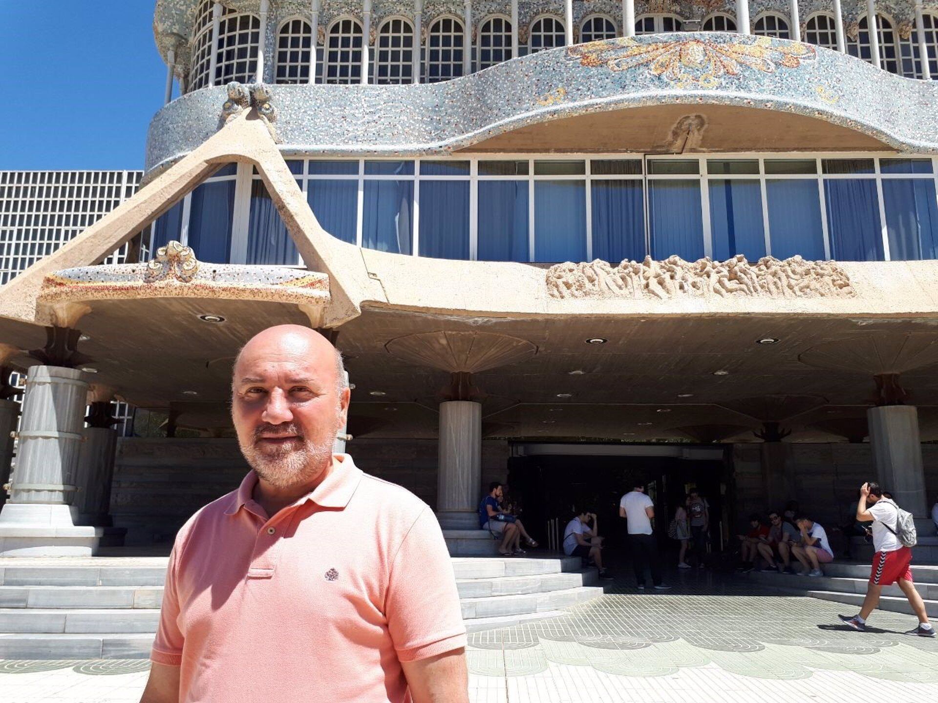 Álvarez-Castellanos en una imagen de archivo frente a la Asamblea Regional, en Cartagena