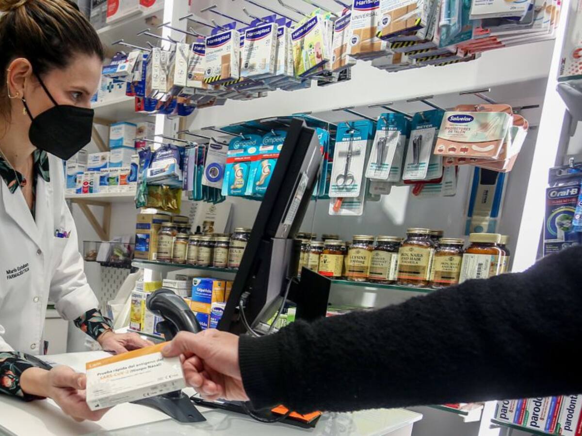 Los nuevos positivos vuelven a superar el millar en las últimas 24 horas