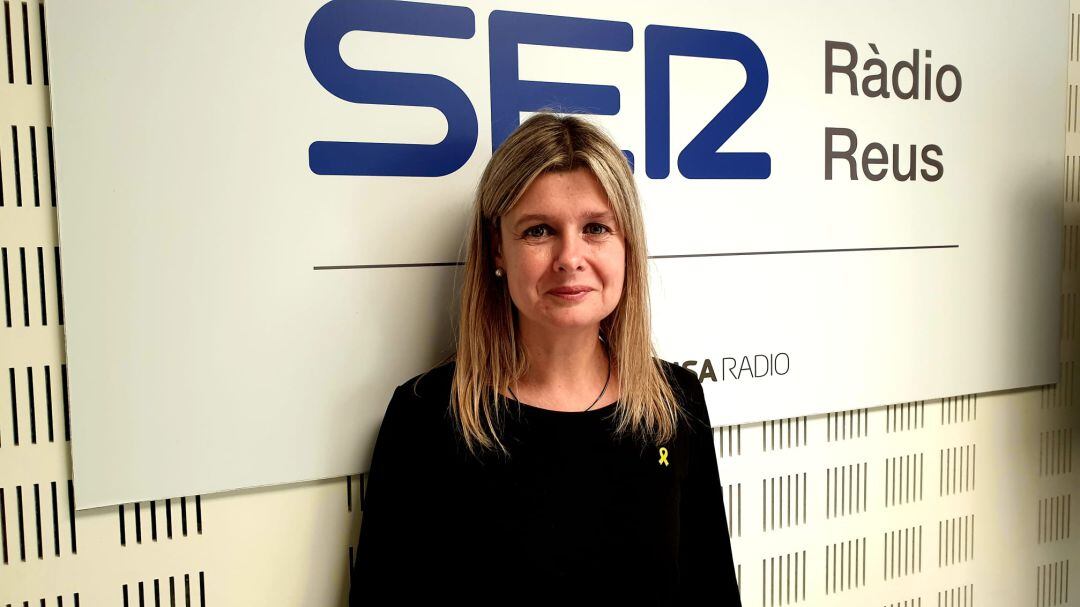 Noemí Llauradó als estudis de Ràdio Reus