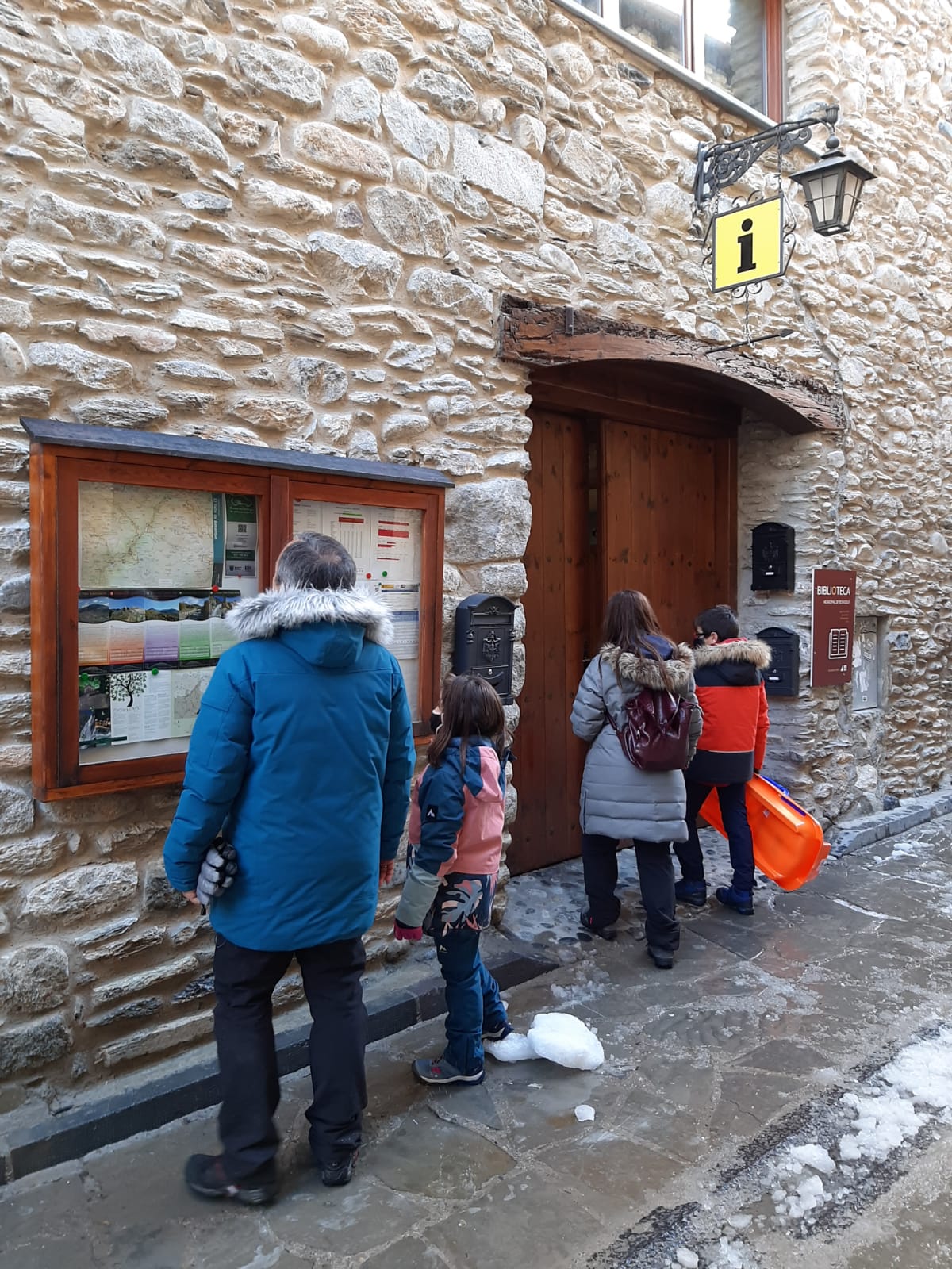 Turistas en Benasque