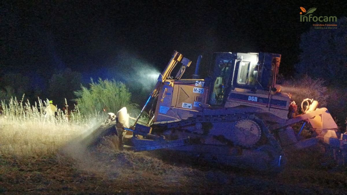 Perimetrado el incendio de Méntrida (Toledo): la situación ha permitido levantar el confinamiento de los vecinos y rebajar el nivel a 1