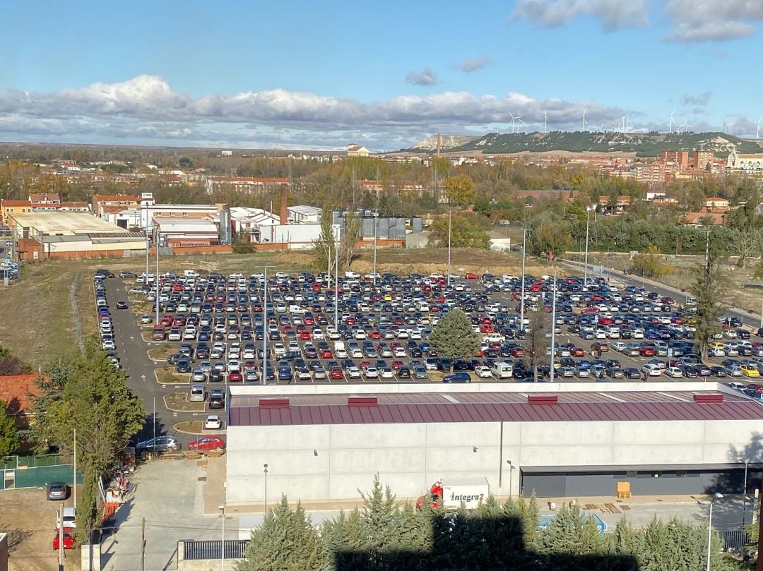 El nuevo aparcamiento del Hospital de Palencia se muestra a todas luces insuficiente para dar servicio a las necesidades de los usuarios