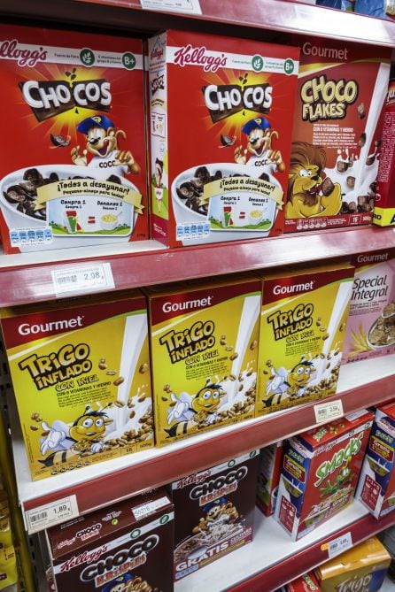 Los cereales, con vitaminas y muy azucarados, suelen estar en los desayunos de las familias.