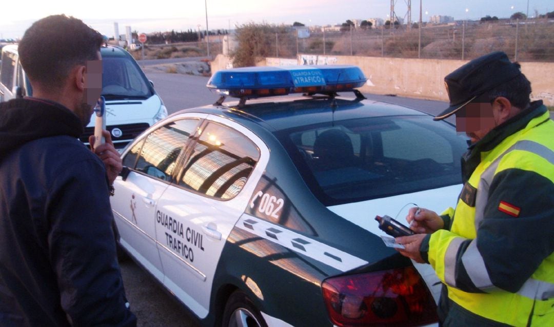 Control de alcoholemia de la Guardia Civil