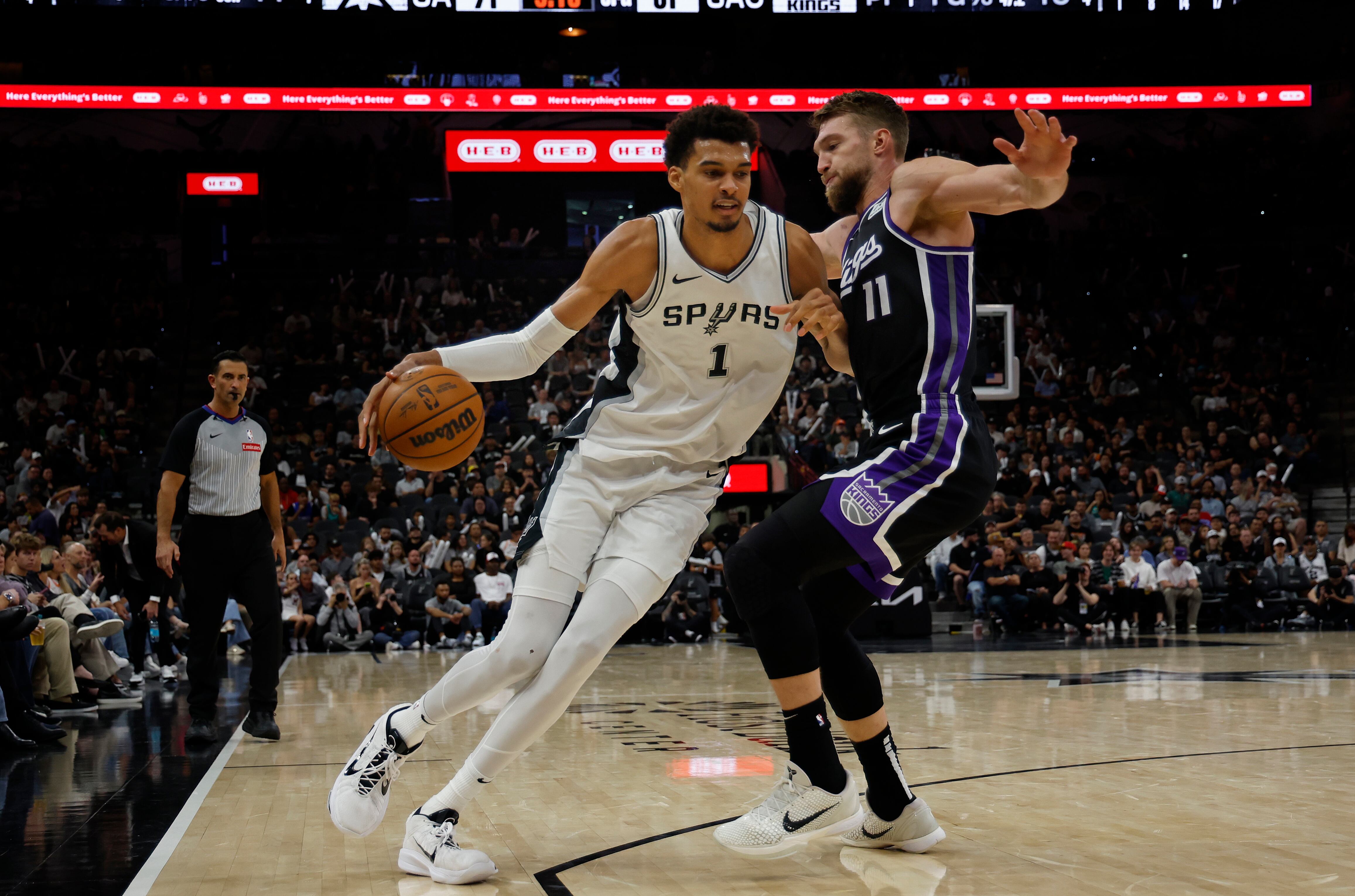 Victor Wembanyama en el partido entre San Antonio y Sacramento Kings