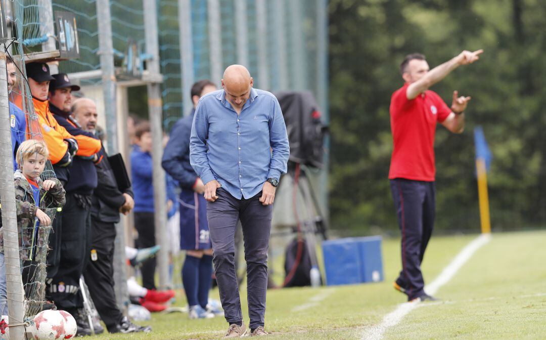 Javi Rozada durante un partido del Vetusta