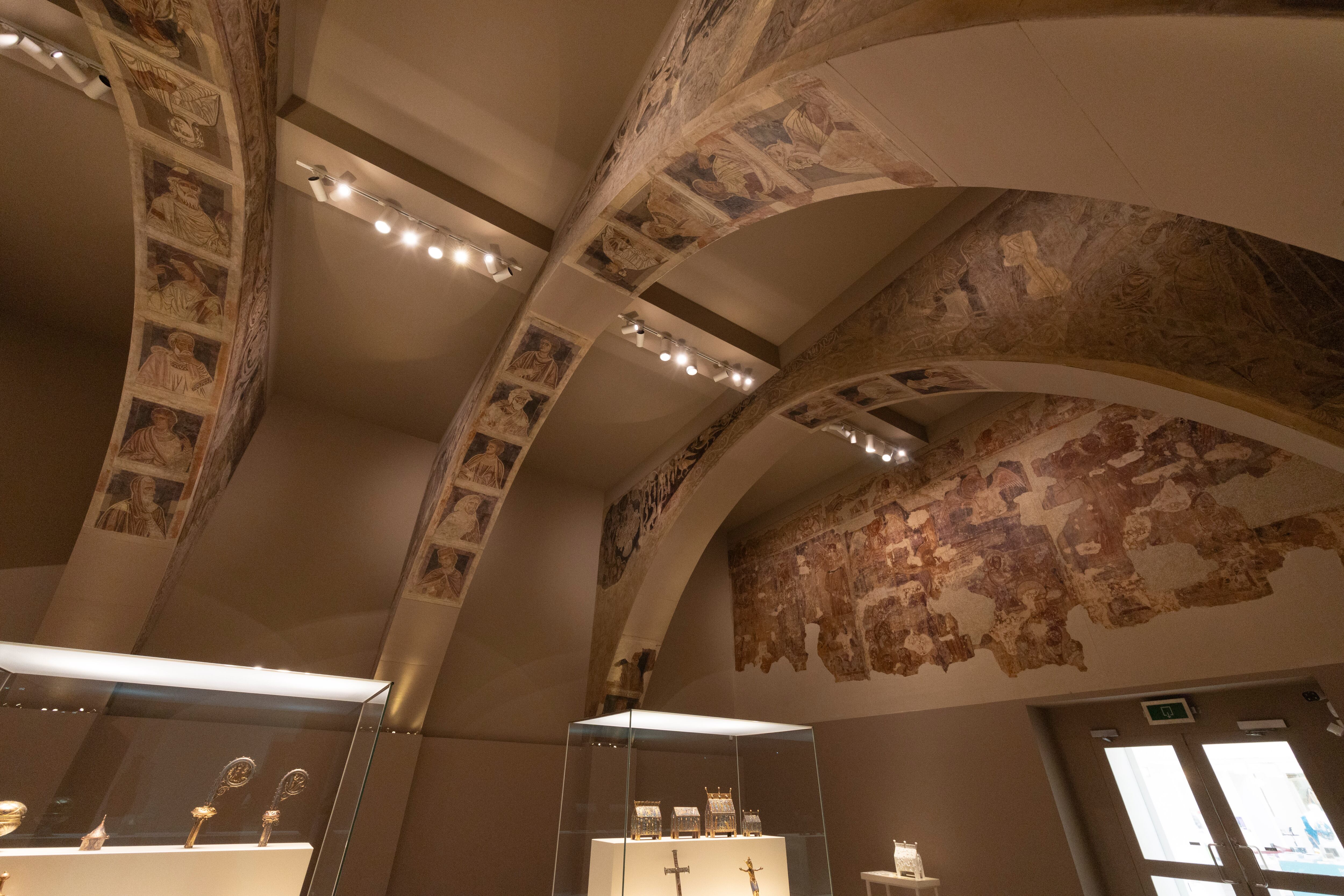 Más de 100 restauradores y conservadores firman un manifiesto sobre las pinturas de Sijena y la politización del asunto.EFE/ Marta Pérez