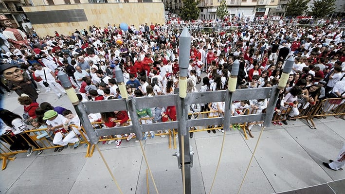 Cohete anunciador de las fiestas de Burlada. Ayuntamiento de Burlada