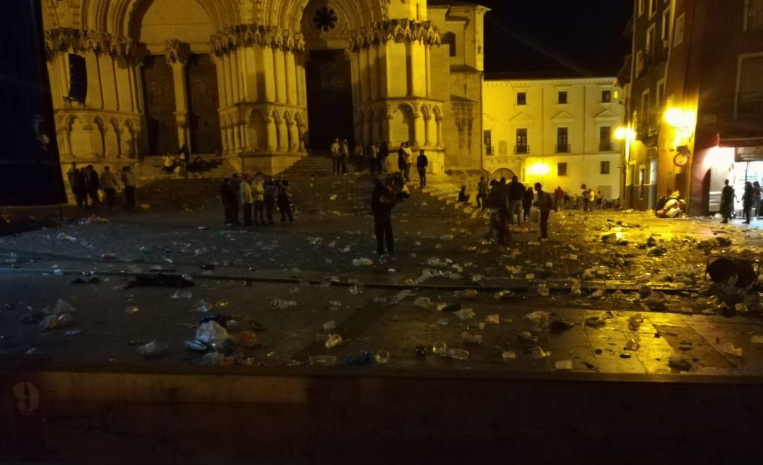 Imagen de archivo de la Plaza Mayor tras una verbena de San Mateo