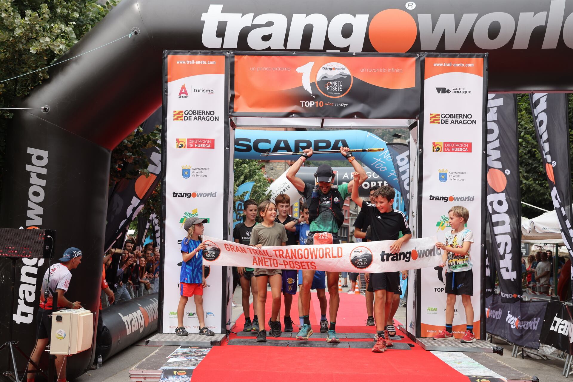 Xavier Zarranz entrando en meta en Benasque