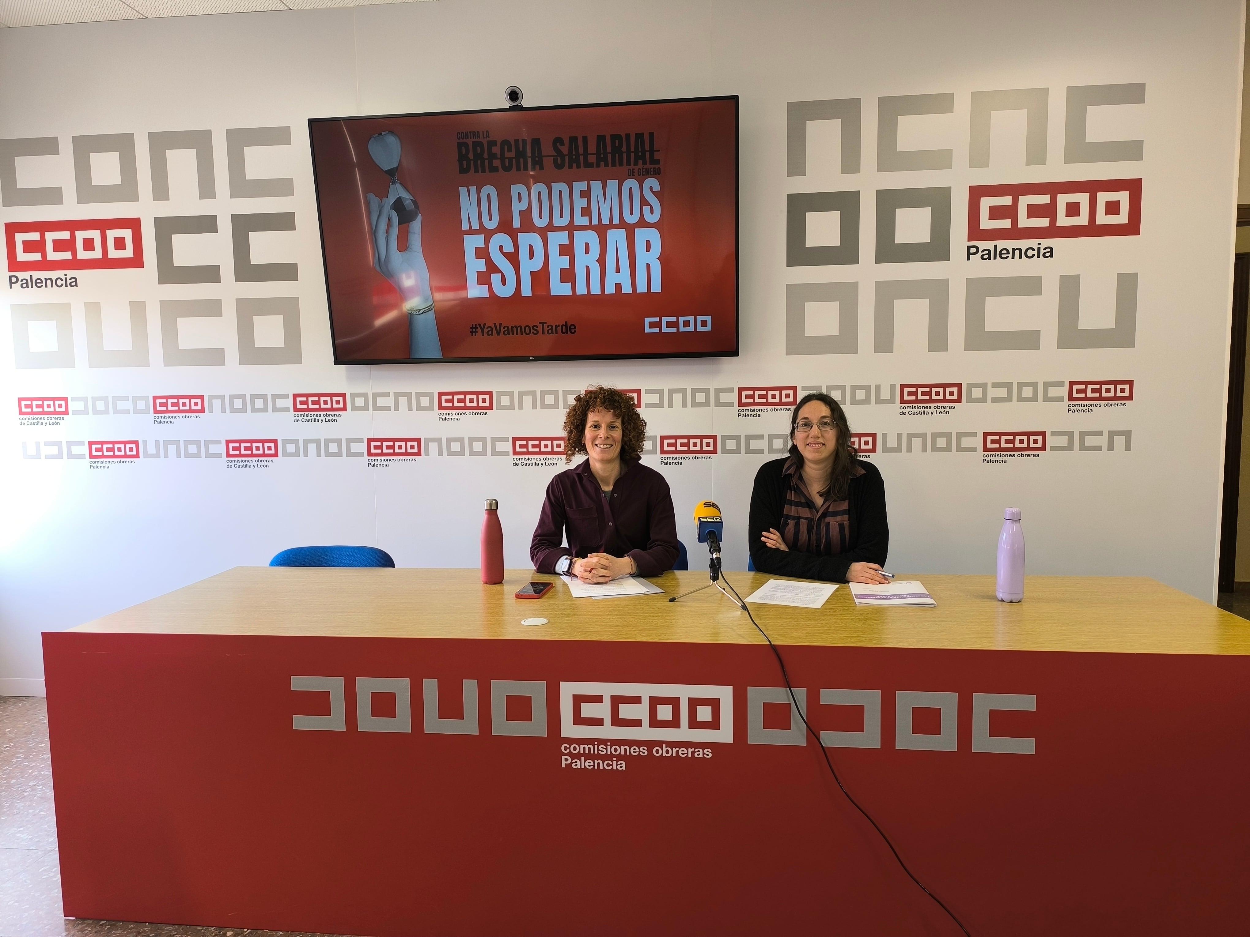 Elena Villamediana y Andrea Martín en la sede de CCOO