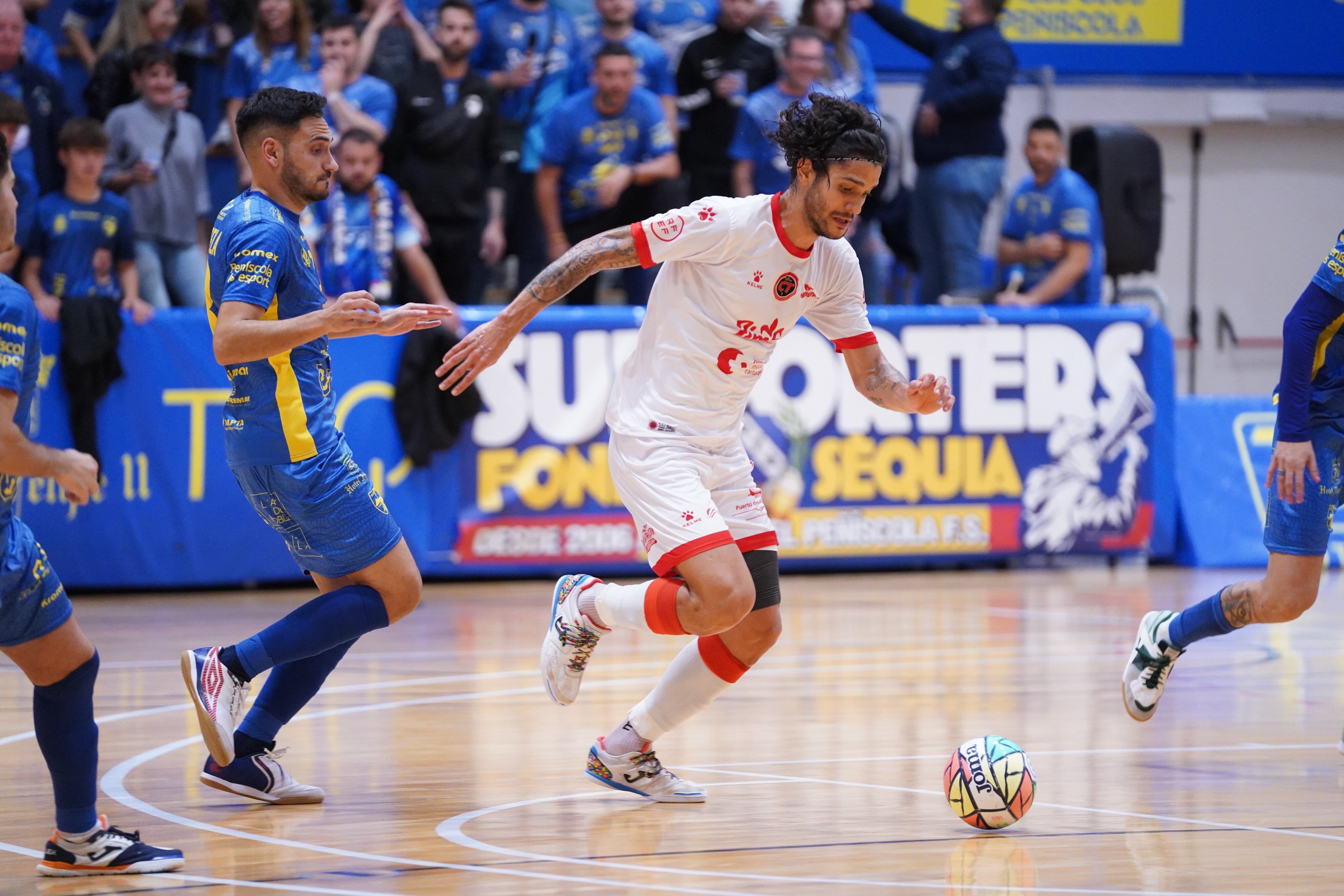 Lucao durante el partido en Peñíscola