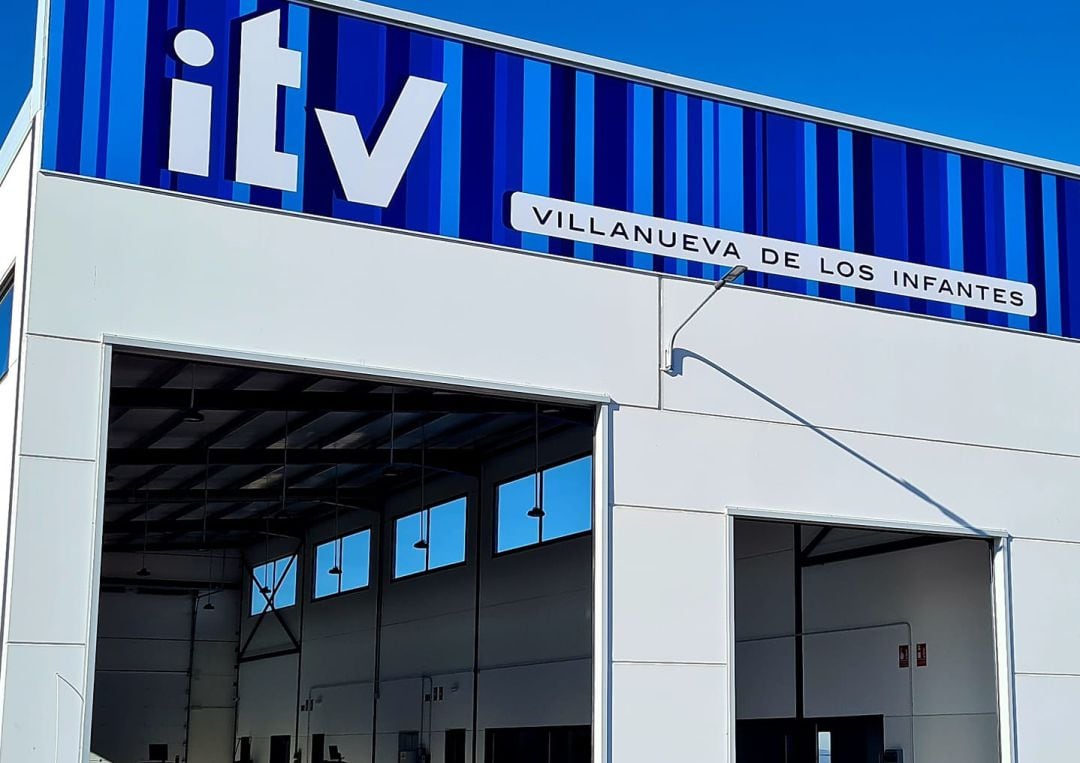 Fachada de la nueva ITV de Villanueva de los Infantes (Ciudad Real) 