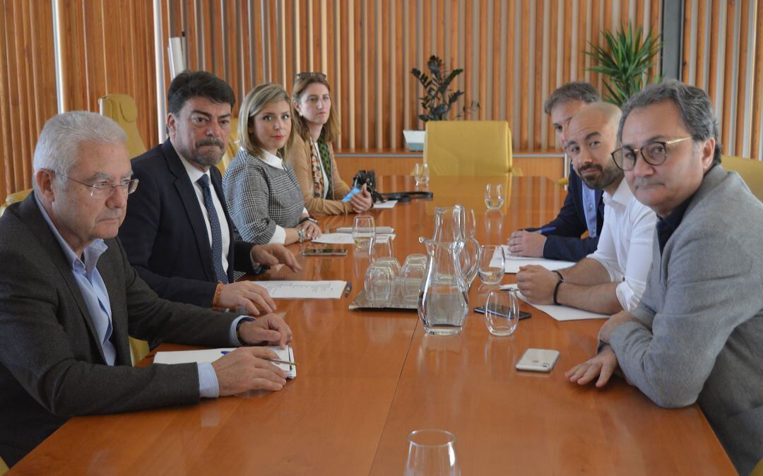 Imagen de una de las primeras sesiones de la Junta de Portavoces para gestionar las medidas a adoptar frente al coronavirus