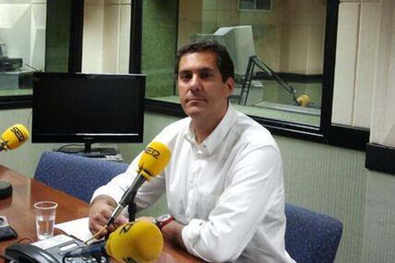 Alberto Castro en los estudios de Radio Zamora