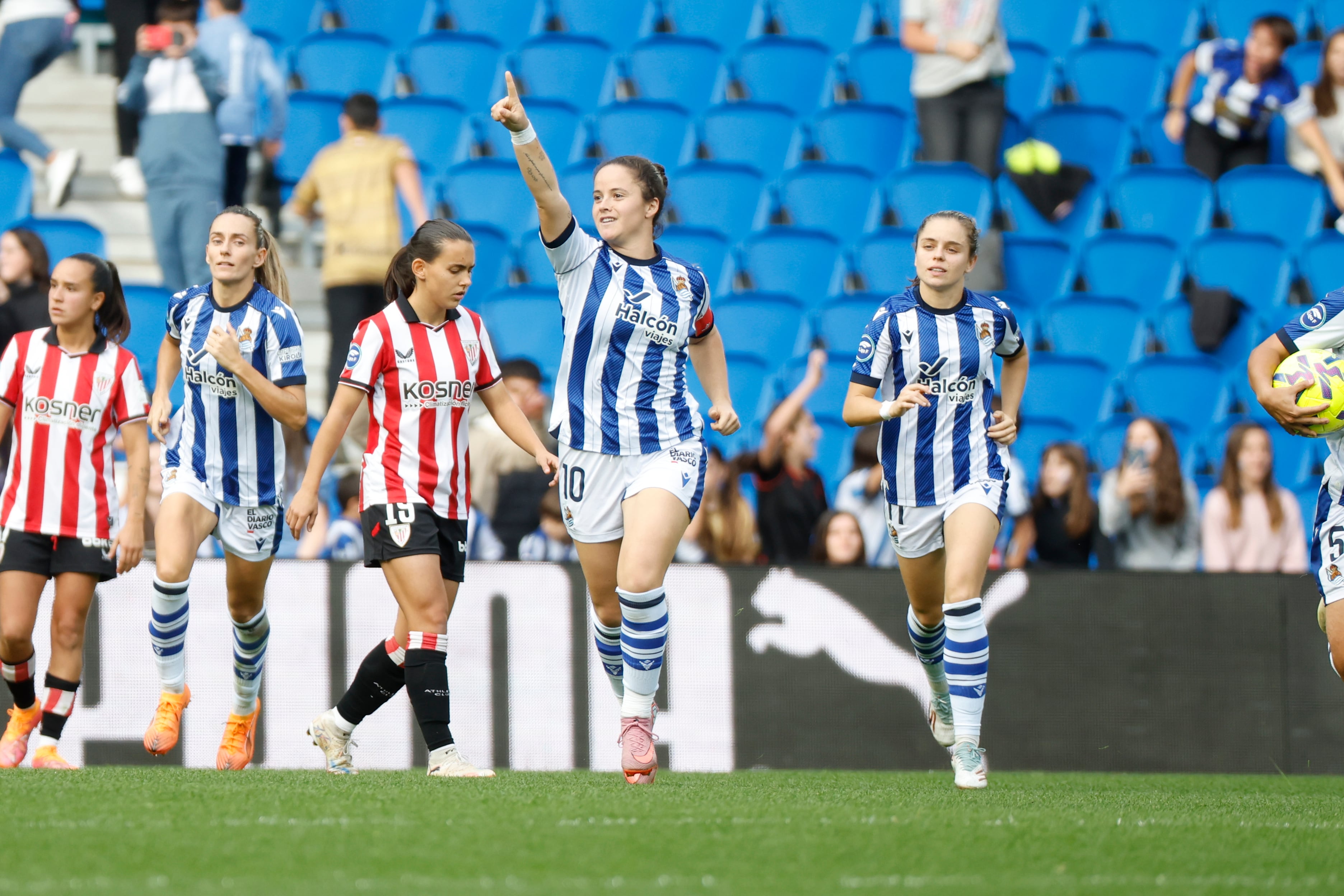 Nerea Eizagirre celebra el gol marcado ante el Athletic Club