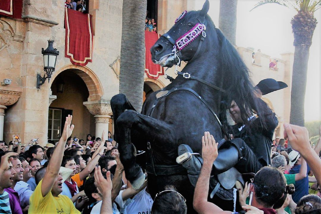 Imagen de archivo de las fiestas de Sant Joan