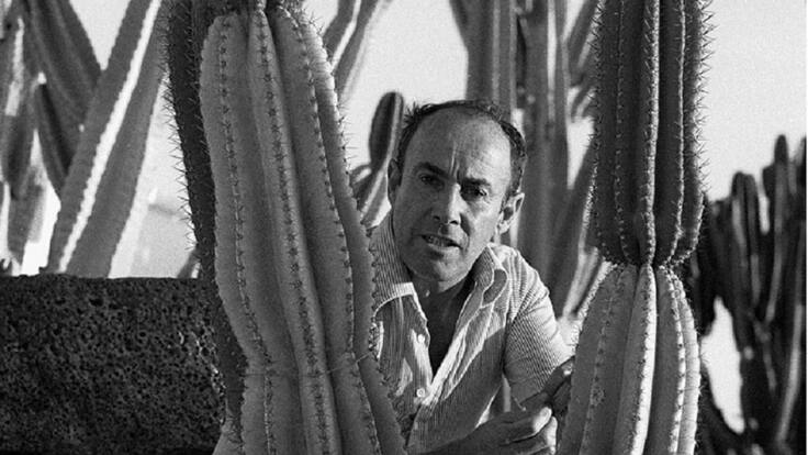 César Manrique: "sentados en cafés presumen de comunistas y de amor al pueblo y no me lo creo"