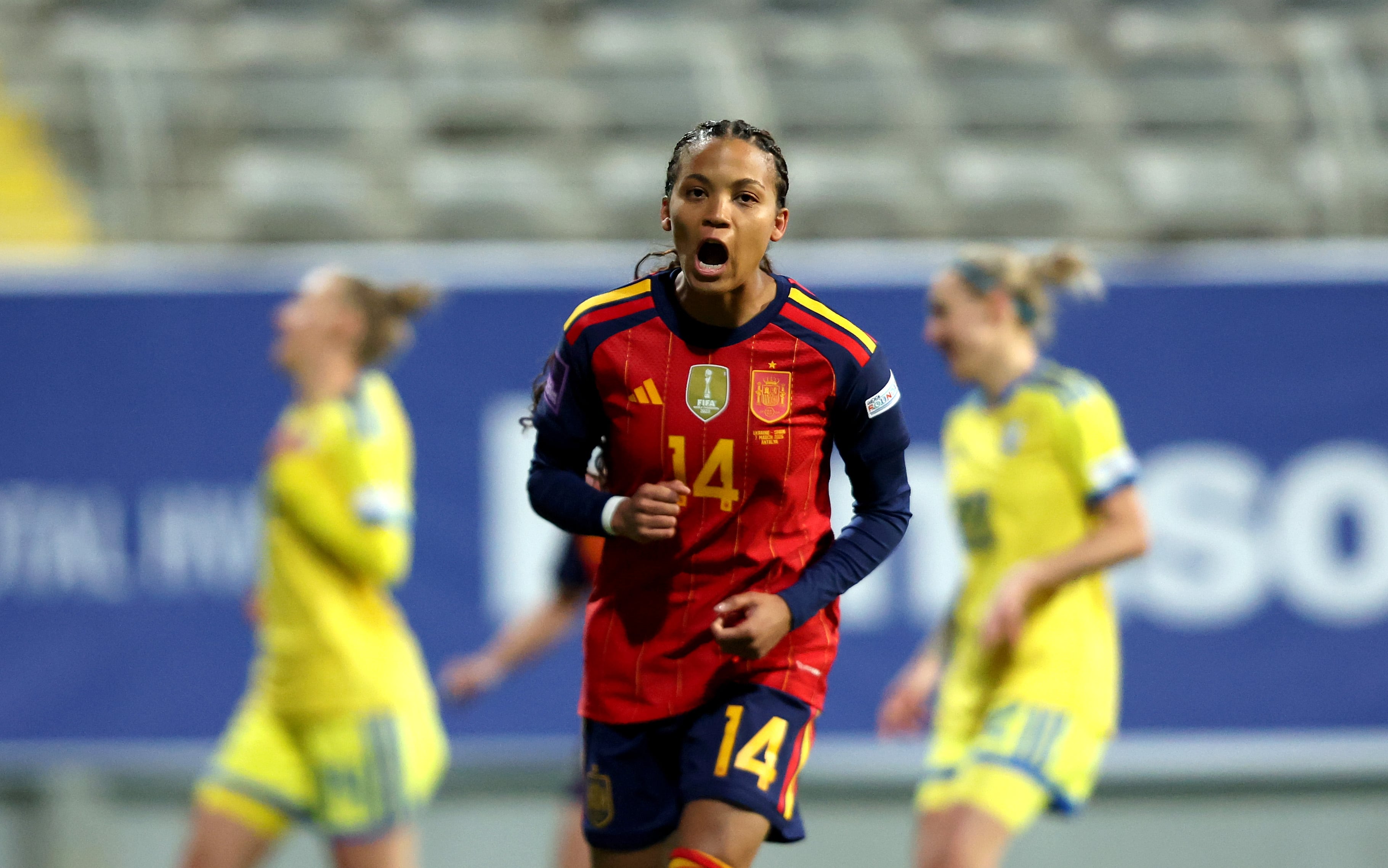 Vicky López celebrando su gol frente Ucrania