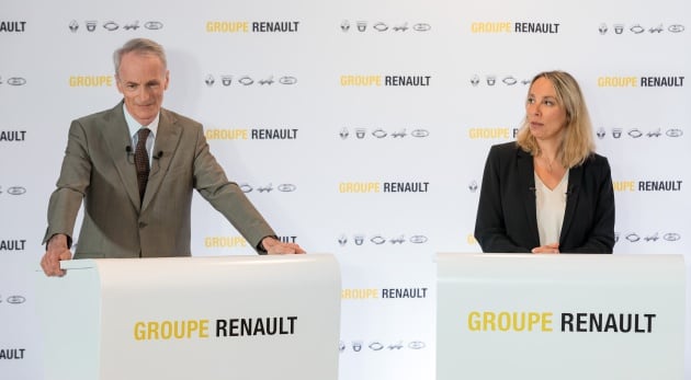 El presidente del Consejo de Administración de Renault, Jean-Dominique Senard, y la directora general interina de Renault, Clotilde Delbos, informan en rueda de prensa telemática sobre su plan de reducción de costes fijos, desde la sede de Renault en Bolougne-Billancourt, cerca de París