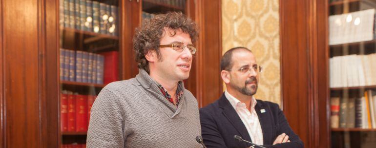 Jose Manuel Sande y Henrique Monteagudo en la presentación del acto abierto de las Irmandades da Fala.