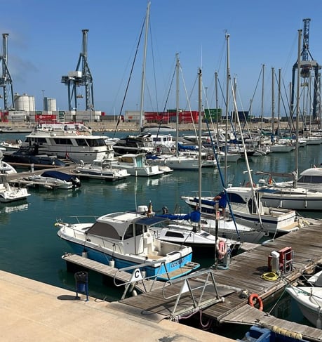 Barcos atracados en la zona de Varadero del Puerto de Alicante