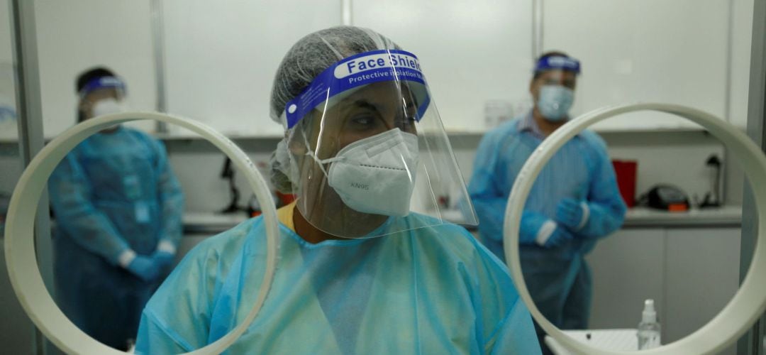 Médicos trabajando durante la pandemia del coronavirus.