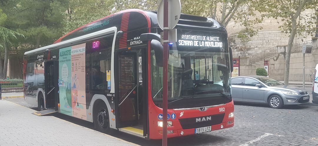 Imagen de archivo de uno de los autobuses municipales