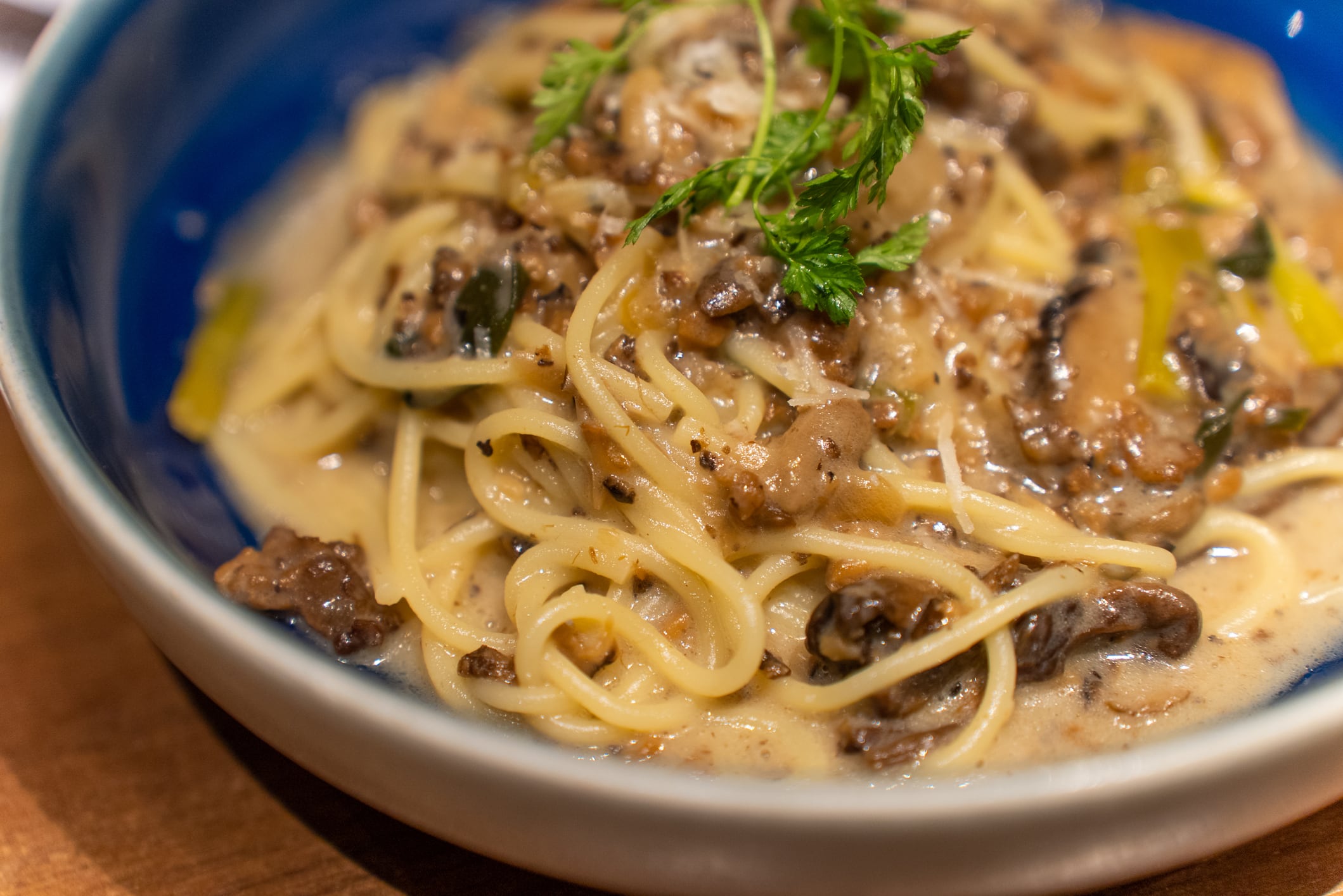 Pasta cremosa con setas.