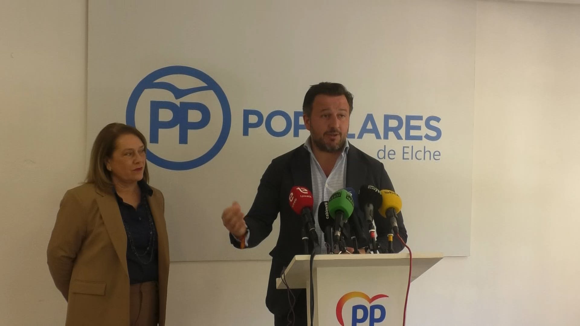 El PP de Elche presenta a Caridad Martínez como nueva incorporación a su lista electoral