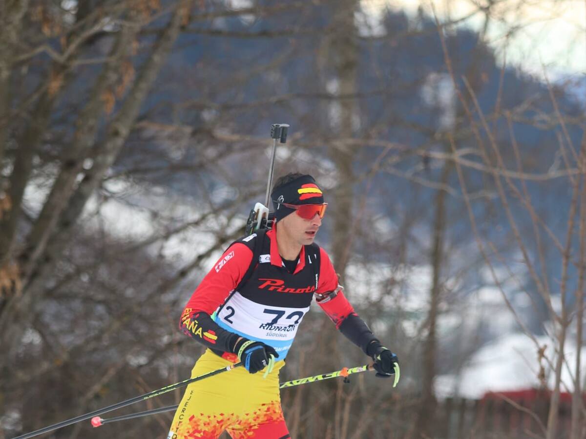 Guzmán Sanz, del equipo militar de esquí de Jaca, brilla en biatlón