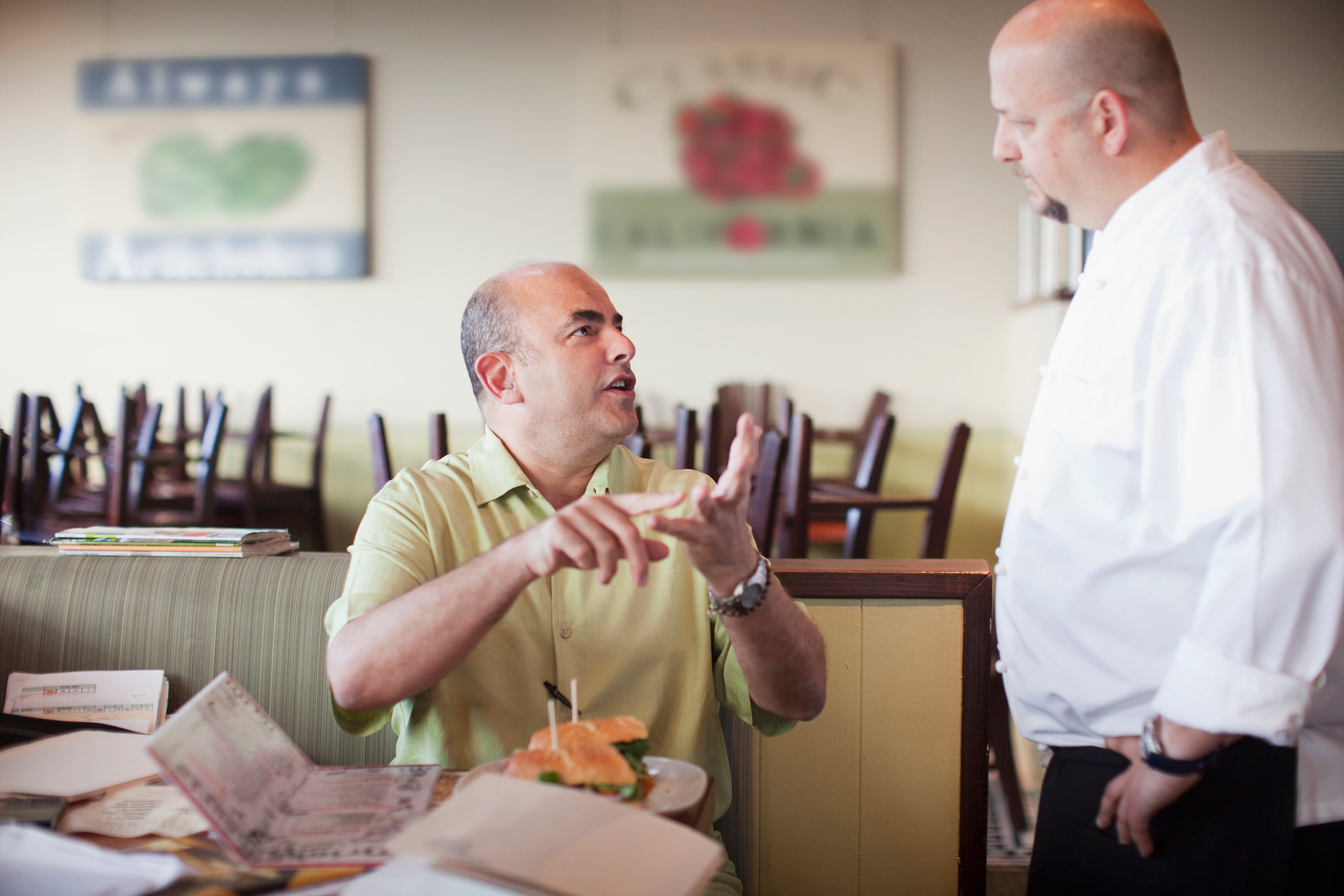 Escribe una reseña quejándose del servicio y recibe una respuesta impecable del restaurante. Archivo.