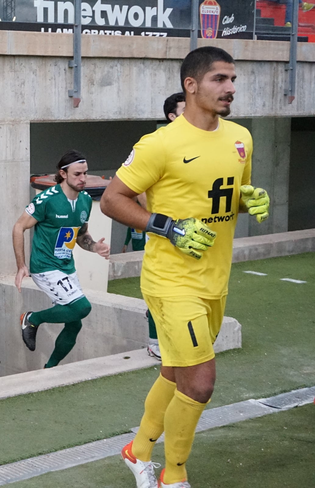 Guille Vallejo seguirá defendiendo la portería del Eldense