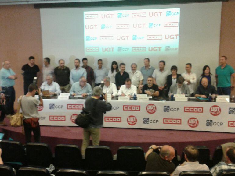 Los sindicatos UGT, CCOO y Confederación de Cuadros han presentado el acuerdo conjuntamente