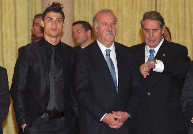 Cristiano Ronaldo y Del Bosque, en un acto de 2012.