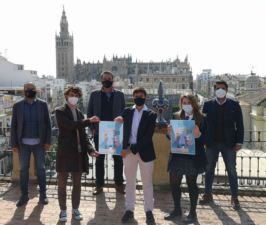 Presentación del cartel anunciador de la Liga de Debate &#039;Ciudad de Sevilla&#039;