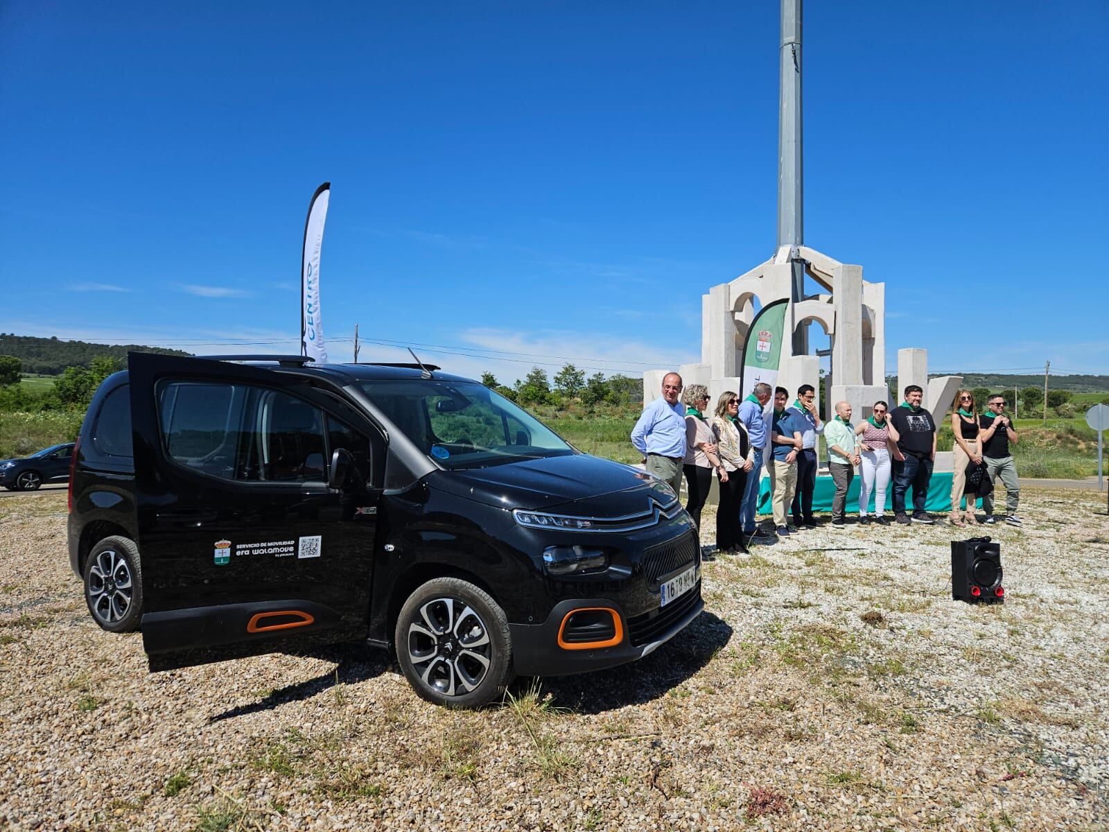 Villamuriel estrena escultura y servicio de transporte a la demanda en el arranque de sus fiestas