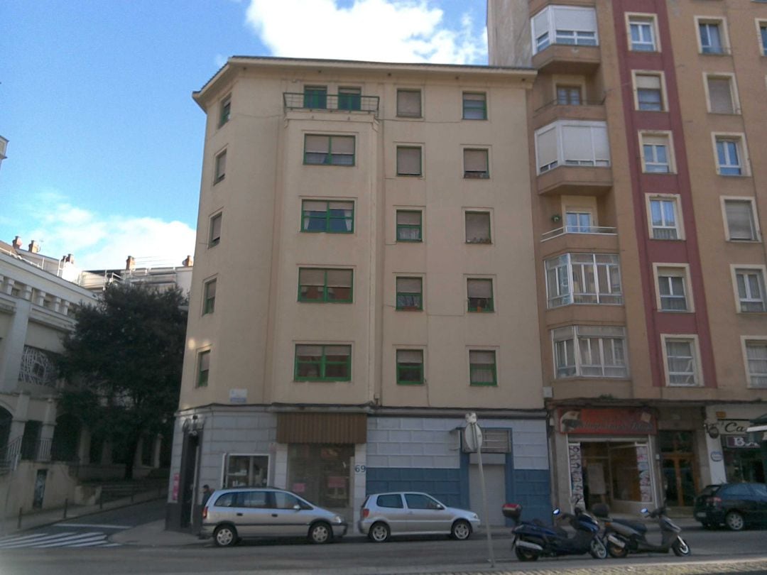 Esquina de la calle Alto Leones con Vargas en Santander.