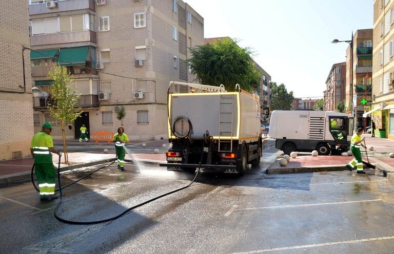 Imagen de archivo de trabajadores de limpieza en Parla