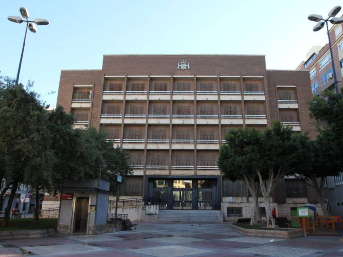 El Consell firma la adjudicación del edificio Borrull de Castelló a la empresa UTE Condisa-Ortiz