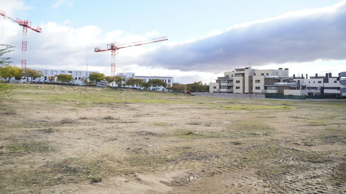 Carlos Gómez, portavoz de Ganemos Colmenar Viejo, habla de los Presupuestos 2026 de la Comunidad de Madrid, que considera insuficientes y decepcionantes para Colmenar